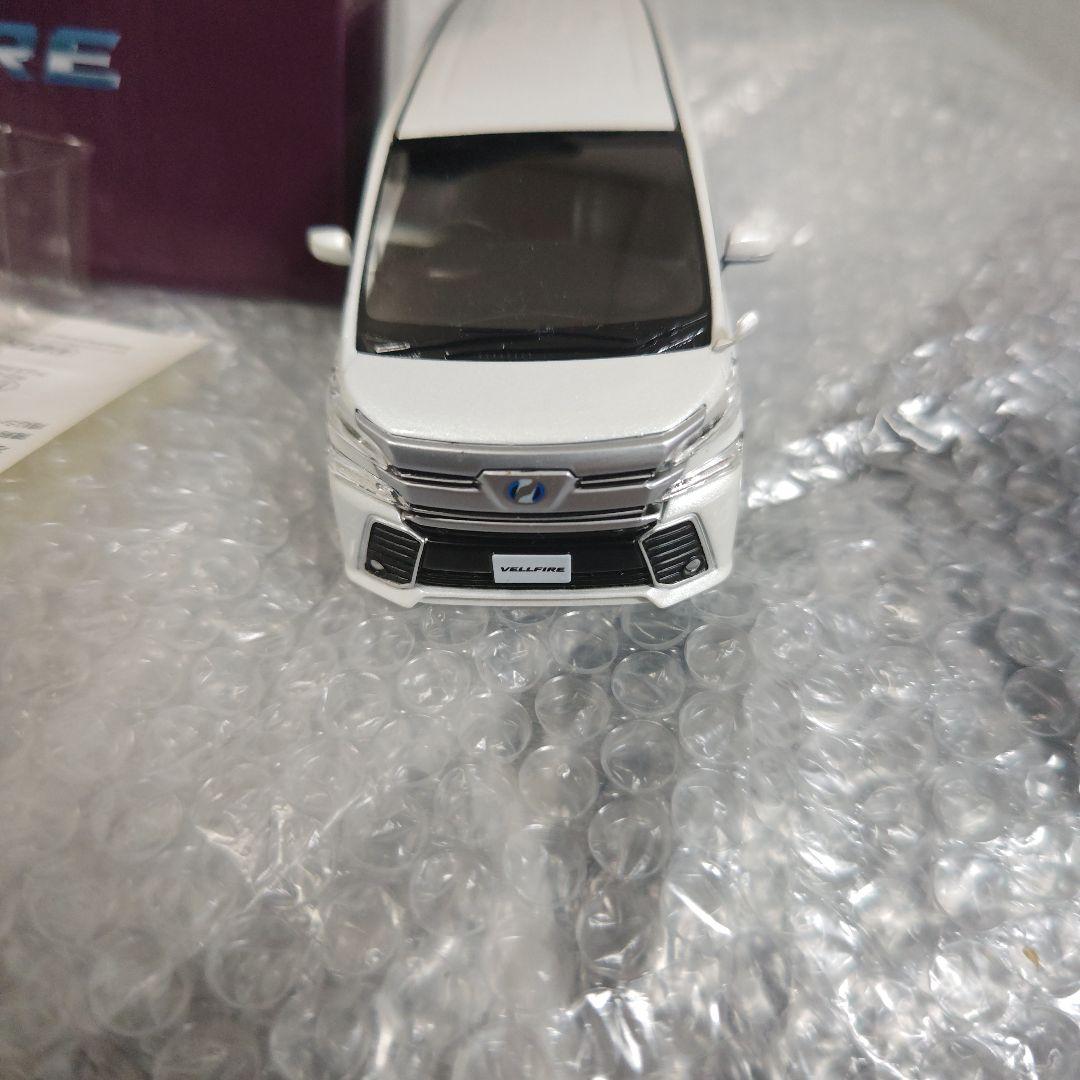 トヨタ ヴェルファイア カラーサンプル ホワイトパールクリスタル