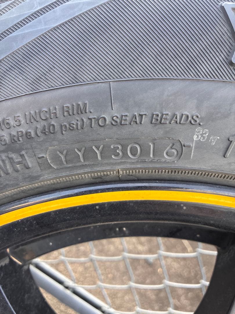 12/8まで専用　ジムニー スタッドレス 185/85/R16 4本セット