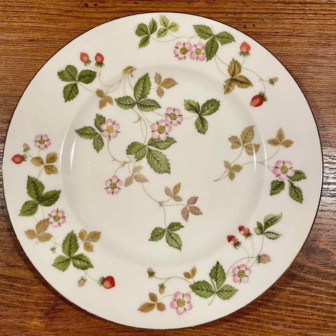 Wedgwood Wild Strawberry 皿 17.5cm - メルカリ