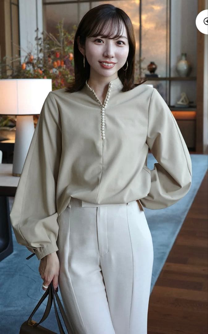 パールトリムブラウス ベージュ サイズF - メルカリ