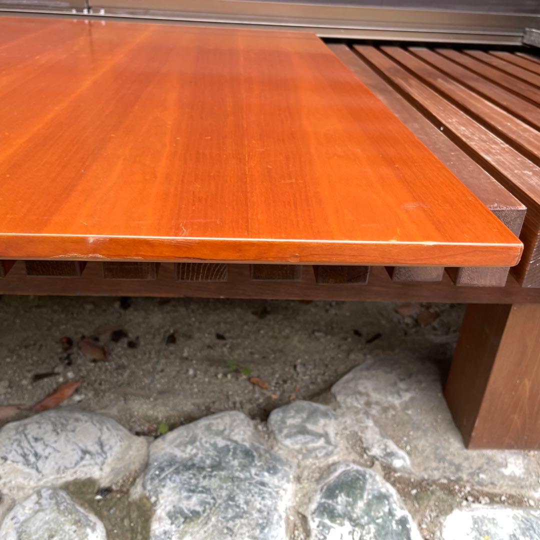 フレデリシア ナナディツエル トリニダード・トバゴテーブル小