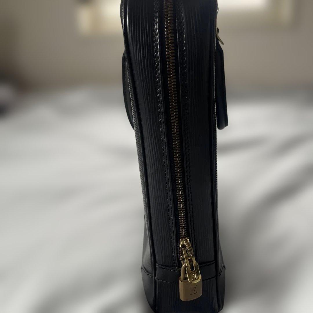 Louis Vuitton エピ ポルトドキュマン(Watchworld様専用) - メルカリ