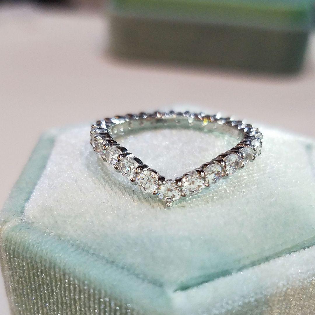 販売終了間近！最高級モアサナイト Vシェイプフルエタニティ - メルカリ