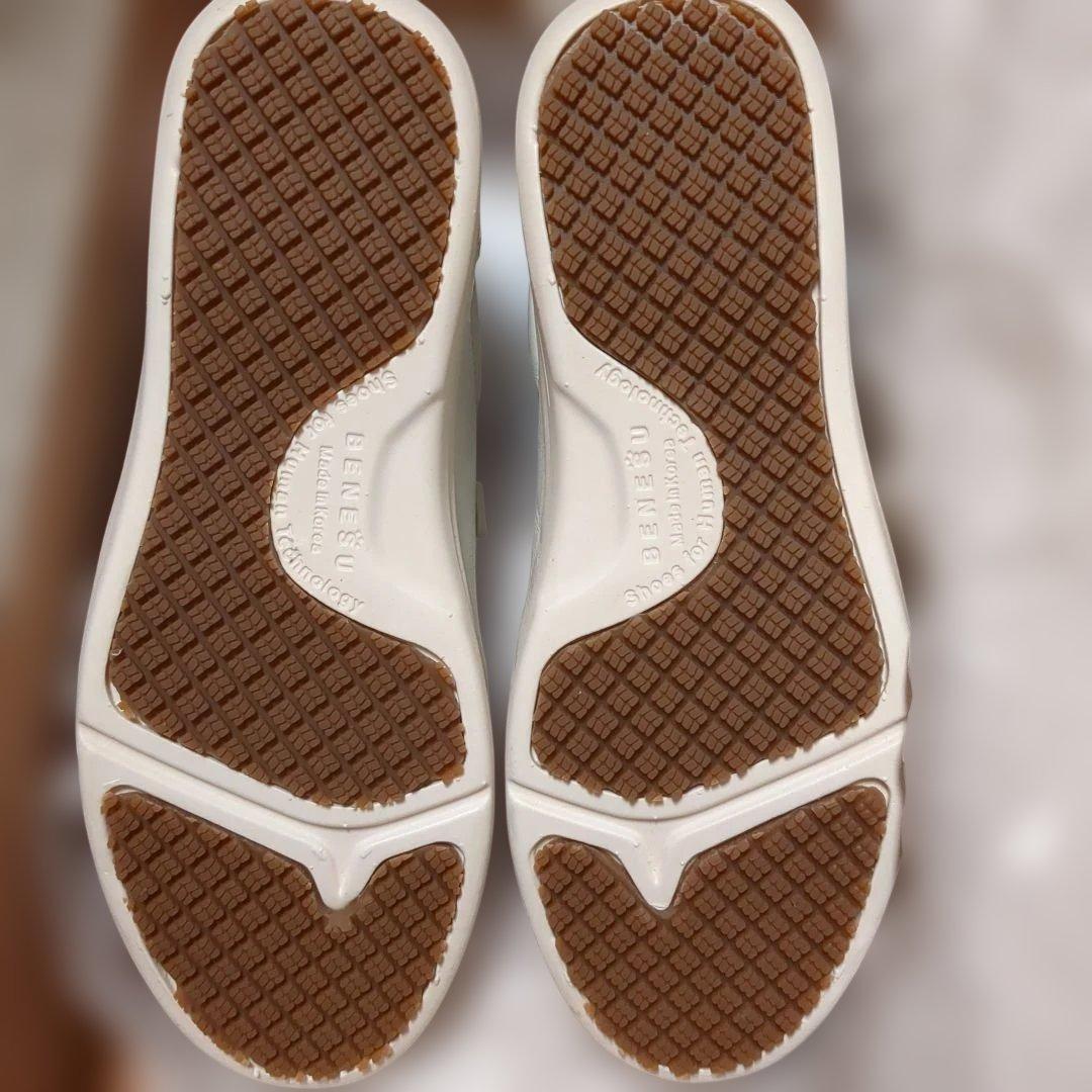 BENESU アーチ復元 白革スニーカー 23.5 ベネシュ - メルカリ