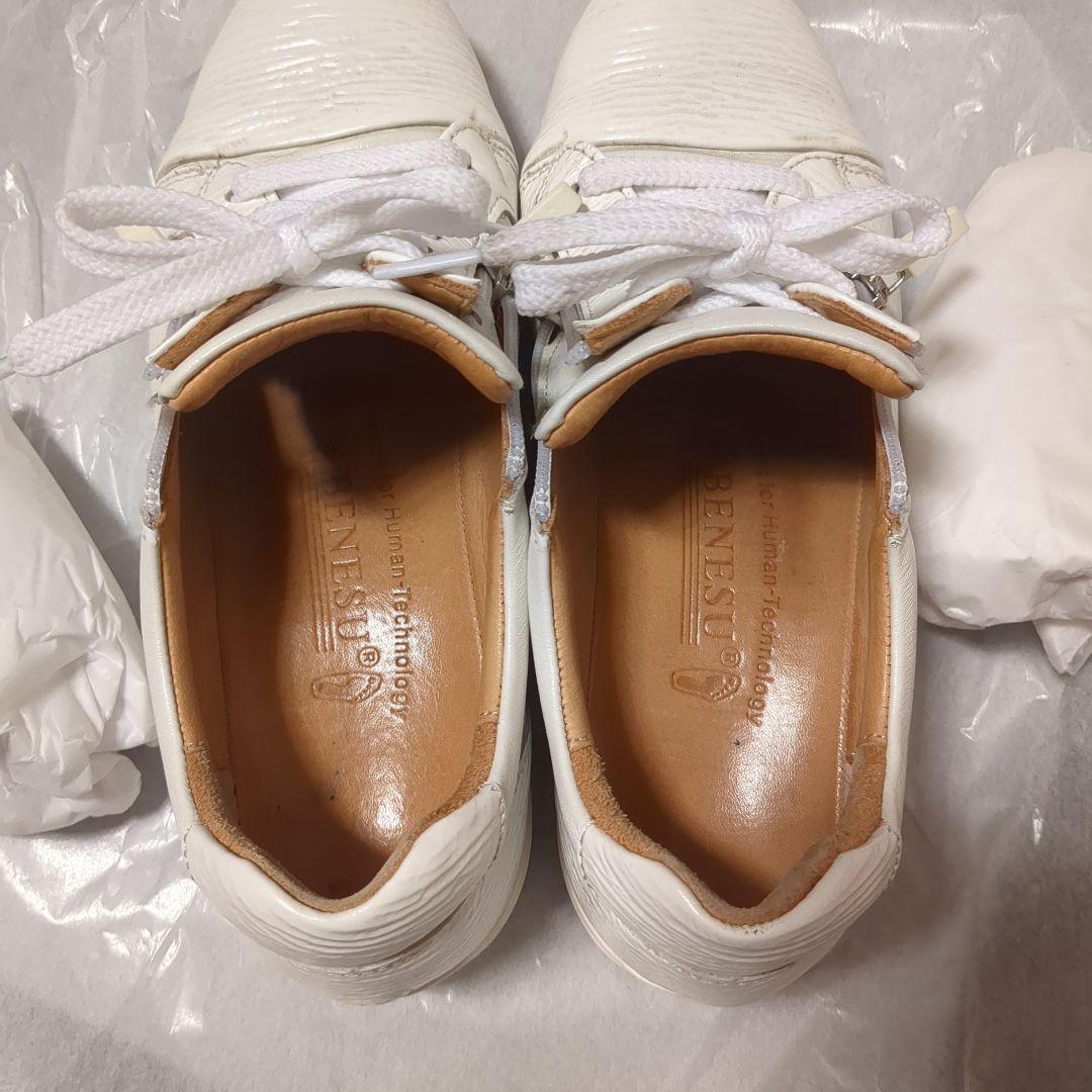 BENESU アーチ復元 白革スニーカー 23.5 ベネシュ - メルカリ