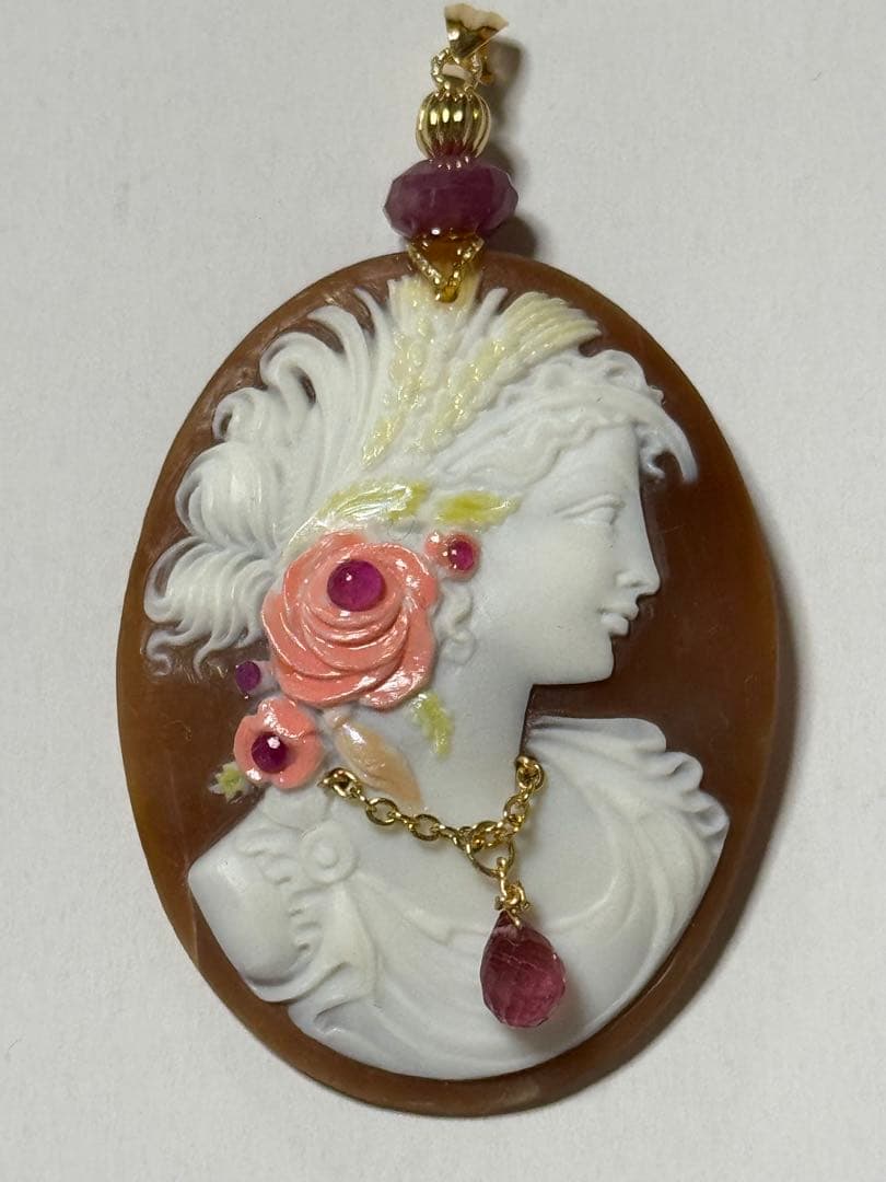 K18金天然シェルカメオペンダント ルビー付き - メルカリ