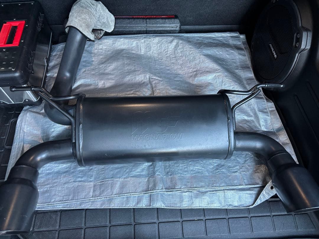 MAGNAFLOW マフラー ブラック仕上げ JLラングラー 中古 - メルカリ