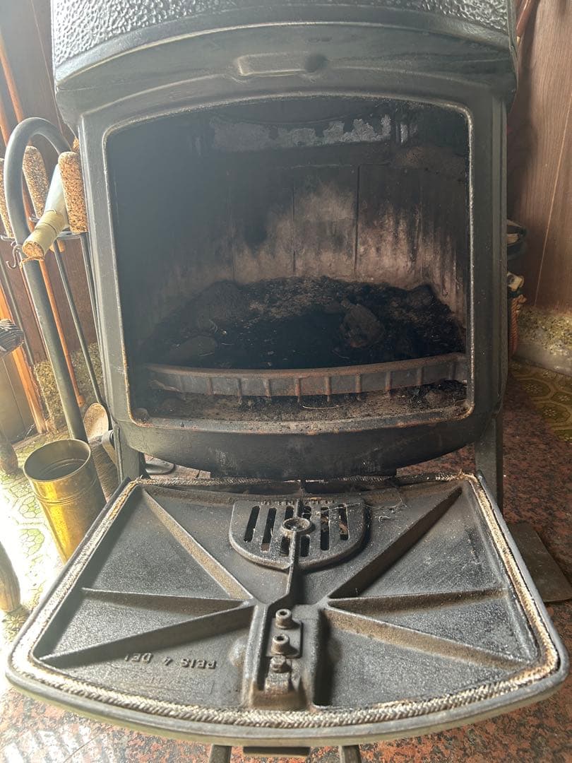 ゴ*ラ様 薪ストーブ JOTUL(ヨツール )パイス4 ビンテージ中古品 - メルカリ