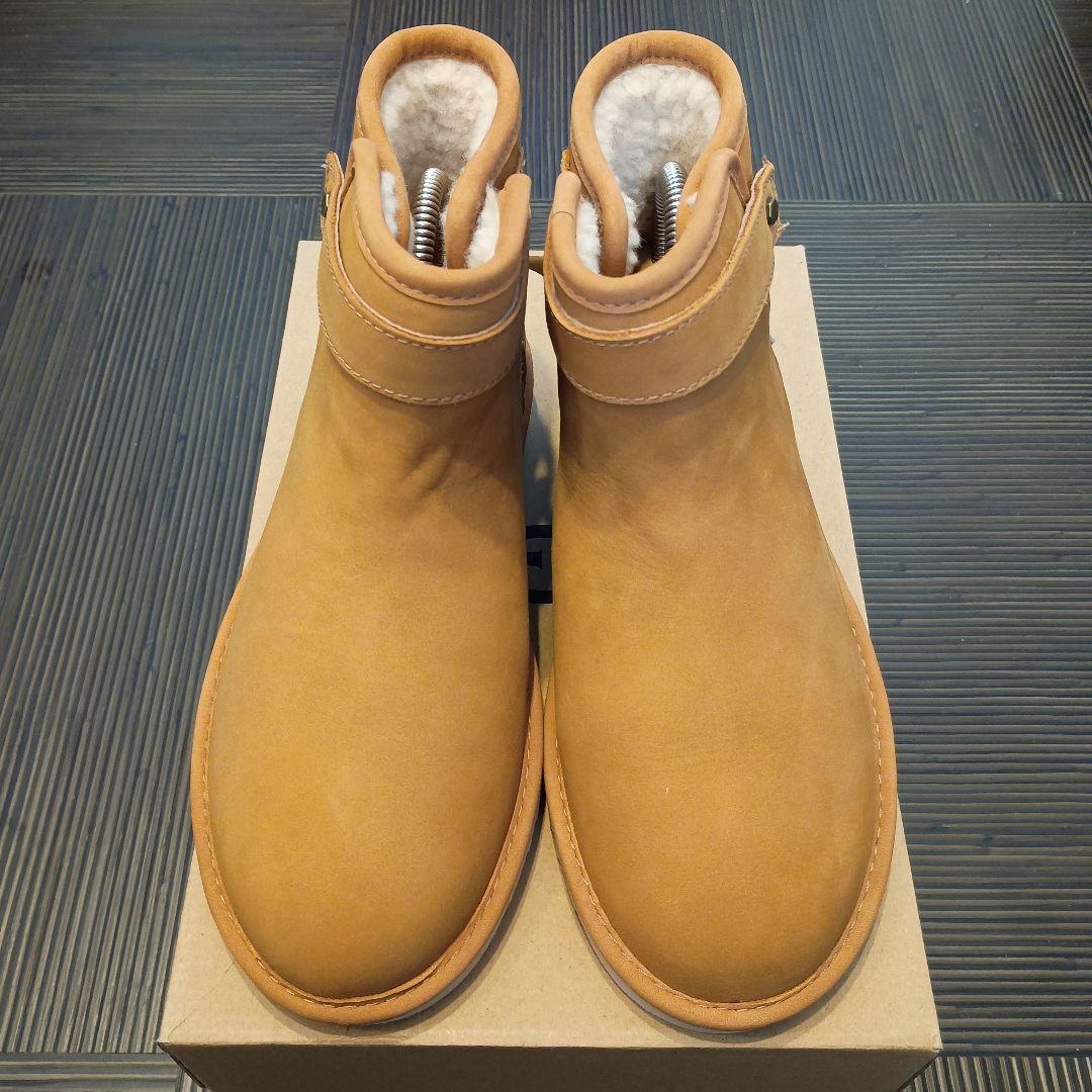 UGG アグ RELLA レッラ 23センチ - メルカリ