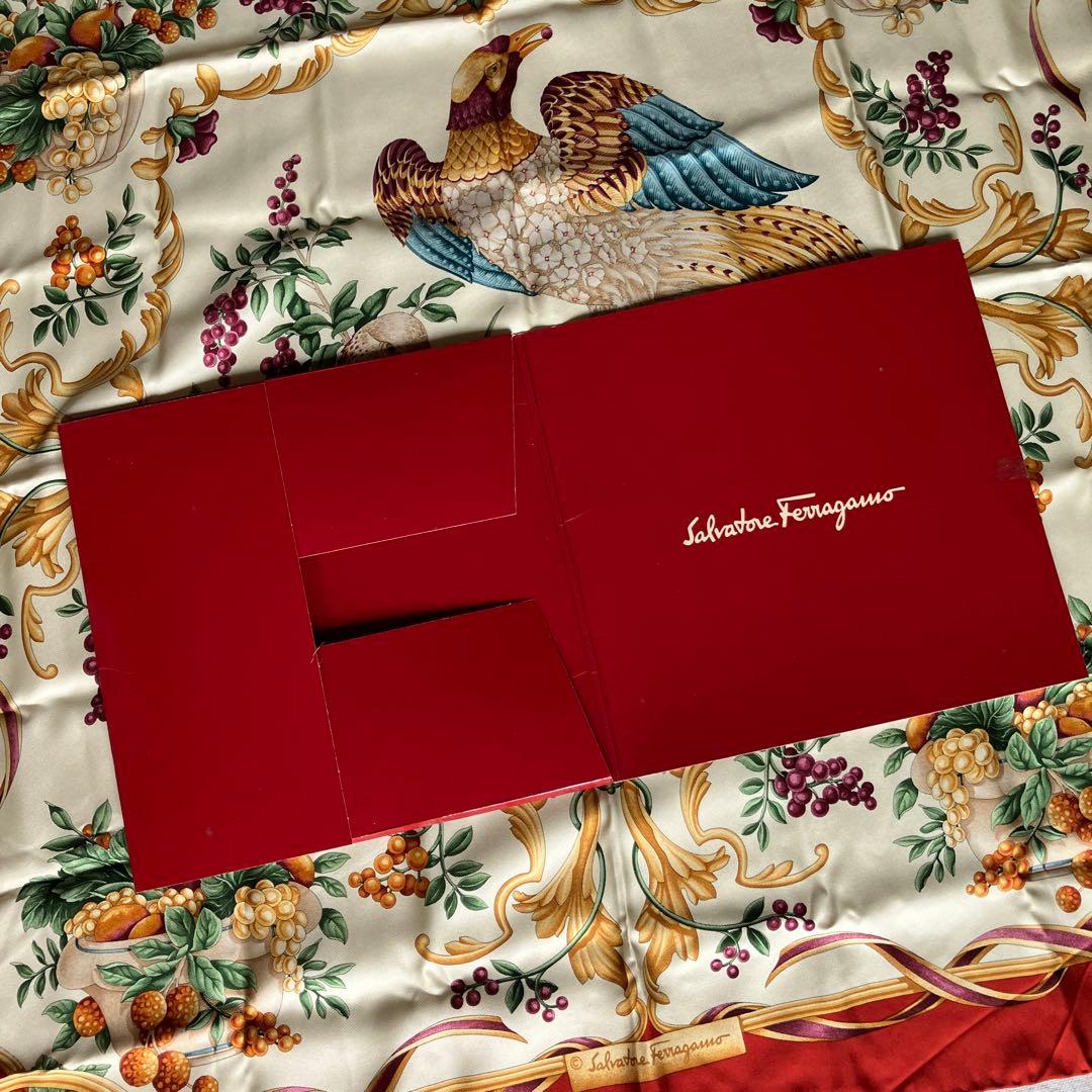 Sakado Express様 サルヴァトーレフェラガモ スカーフ ヴィンテージ