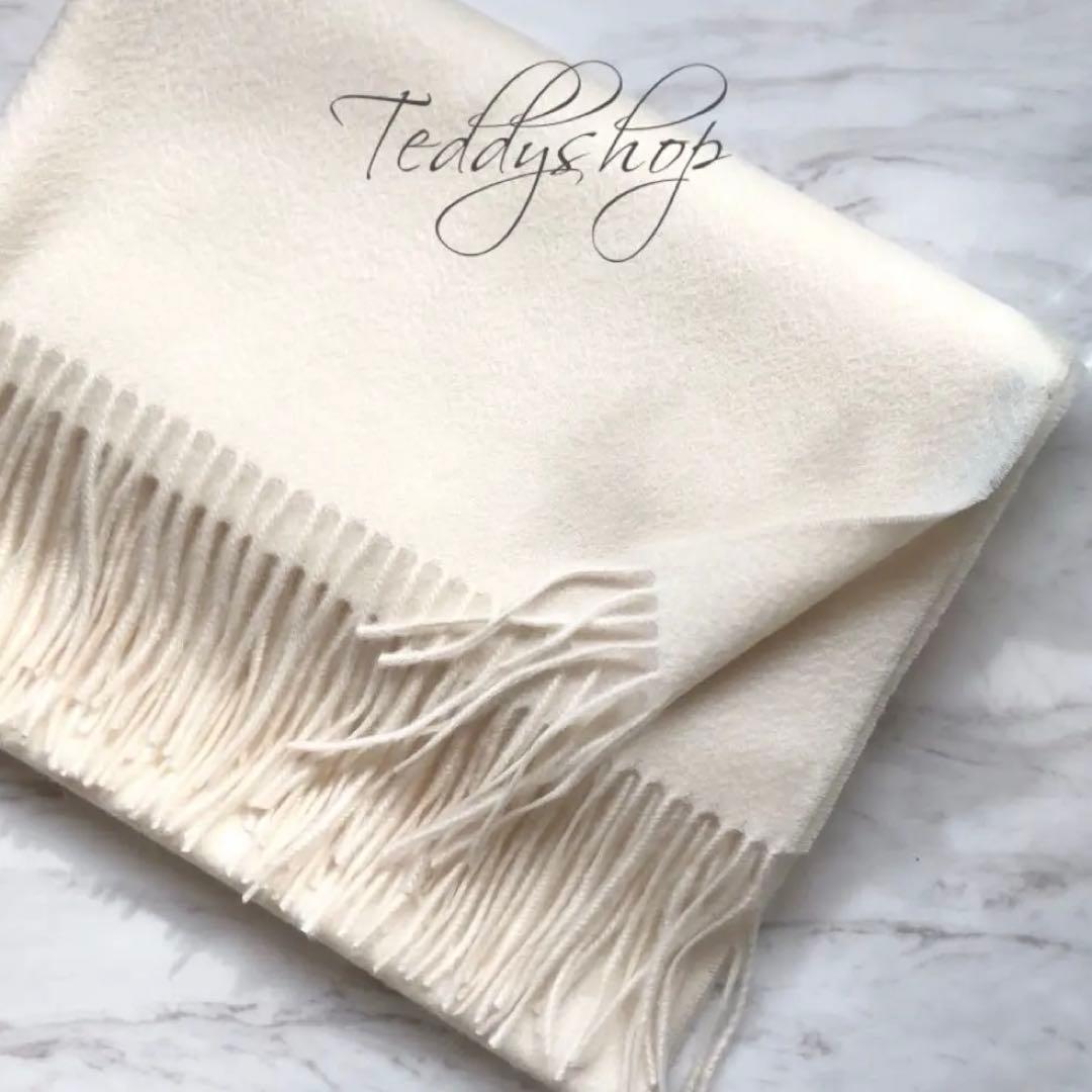 極上カシミヤ100%☆大判 ストール☆ ミルキーホワイト 上質な素材と手仕事から生まれたニット〉ホワイトカシミヤ100%の大判