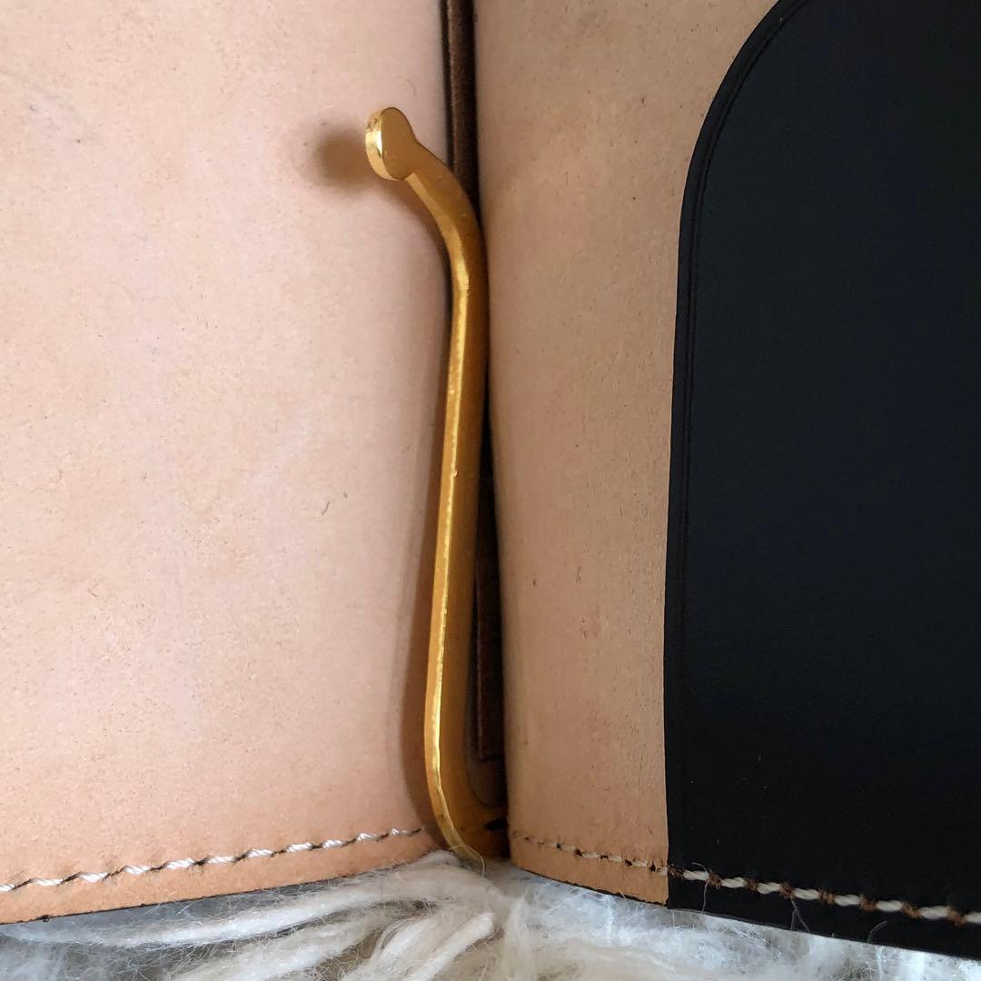 極美品 コードバン】マネークリップ 黒 財布 本革 光沢 ゴールド金具