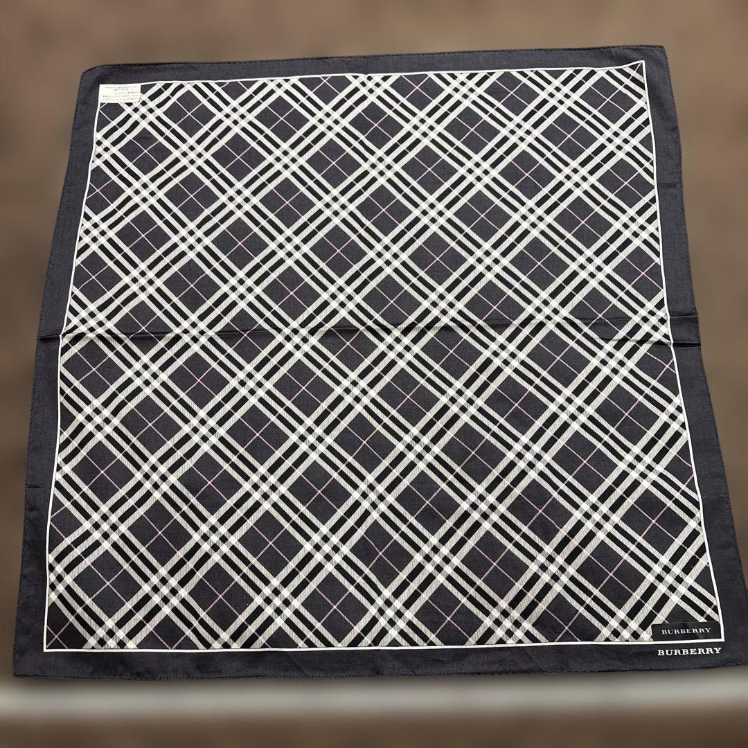 BURBERRY チェック柄 シルクハンカチ - メルカリ