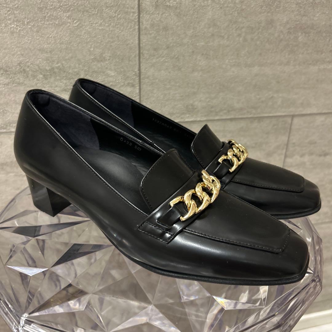 新品　未使用　アシックスブラックローファー ゴールドチェーン装飾　24.5cm