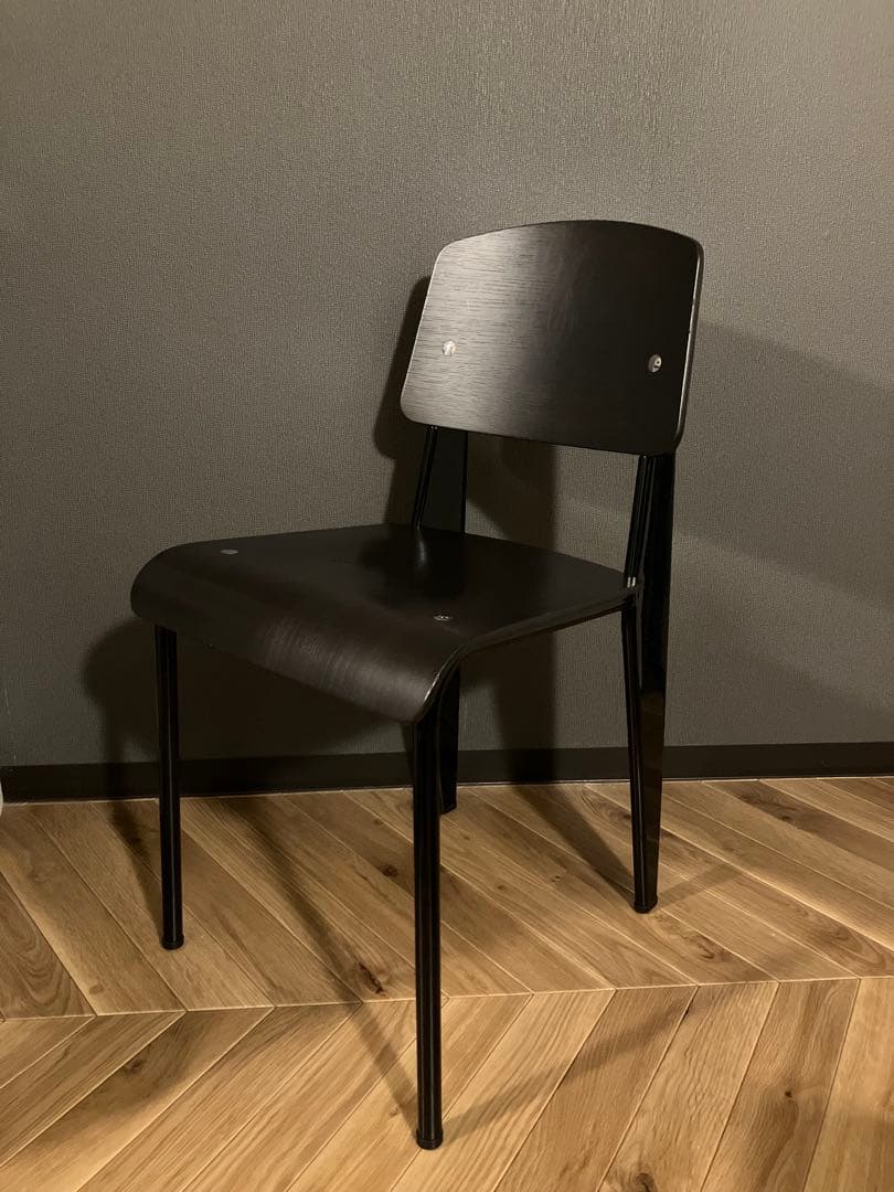 貴重vitra製プルーヴェ スタンダードチェア ダークオーク/ブラック スタンダードチェア / ダークオークVitra（ヴィトラ） | 公式通販 家具