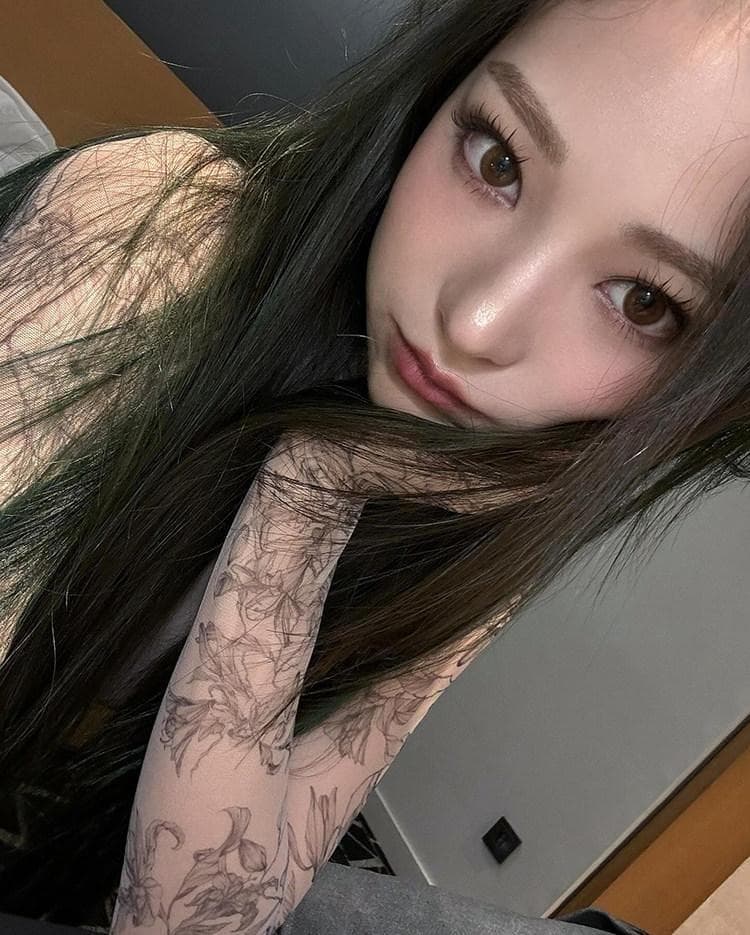 新品 MELT THE LADY Lily tattoo tops black