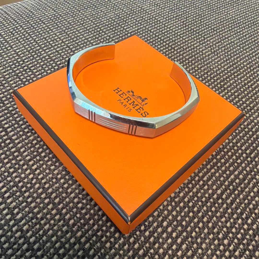 最終価格 HERMES ツールボックス T5 エルメス「ツールボックス」のおすすめコーデは？定価や種類・サイズを