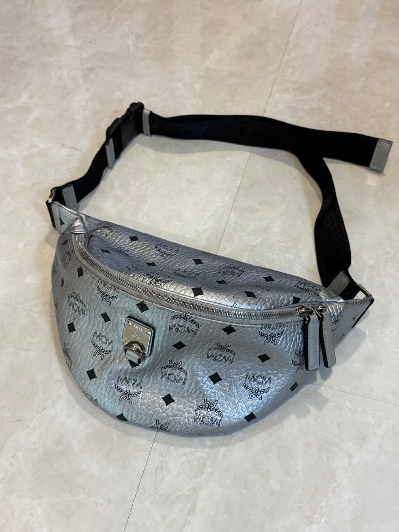 MCM ボディバッグ　シルバー Small Travia Quilted Shoulder Bag in Crash Calf Leather Grey | MCM ®US