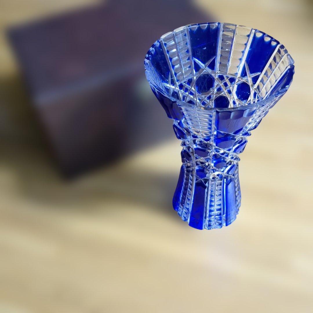 コバルトブルー カットクリスタル花瓶 専用ボックス付き - メルカリ