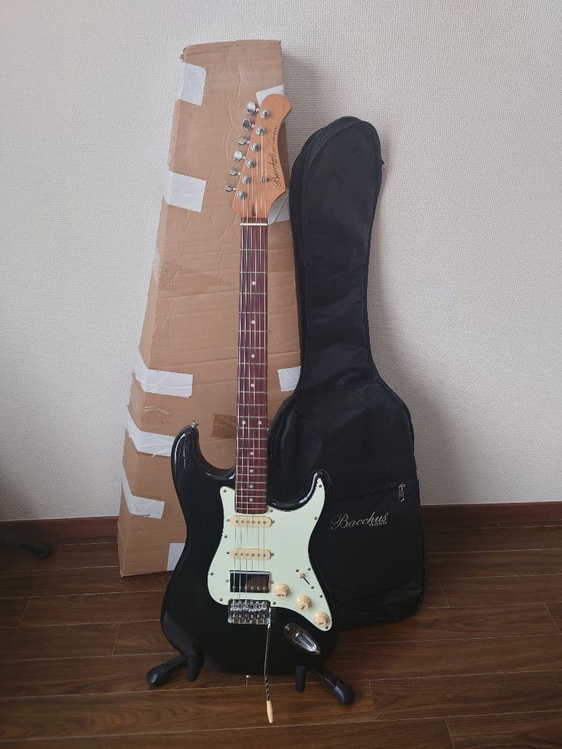 最終値下げ Bacchus BST-2-RSM/R BLK ストラト おまけ付き Bacchus（バッカス） Bacchus BST-2-RSM/R（ストラップサービス中