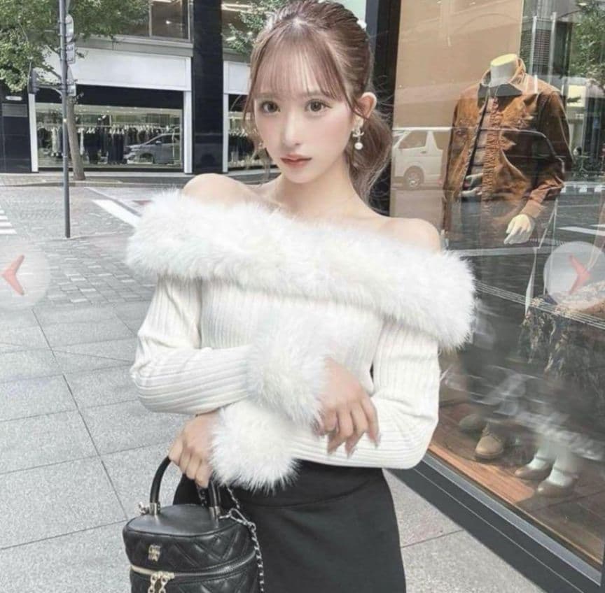 最終値下げ）シェリミー ファーオフショルニット トップス - メルカリ