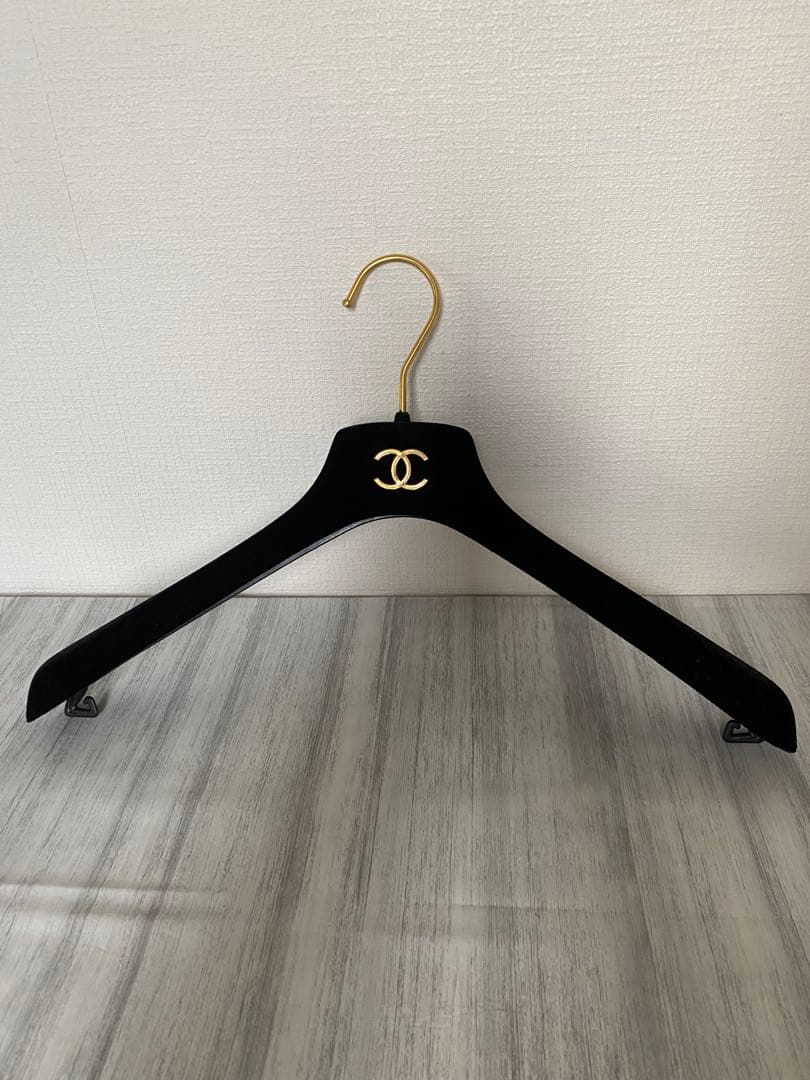 CHANEL シャネル ハンガー ベルベット 黒 ブラック ゴールド - メルカリ