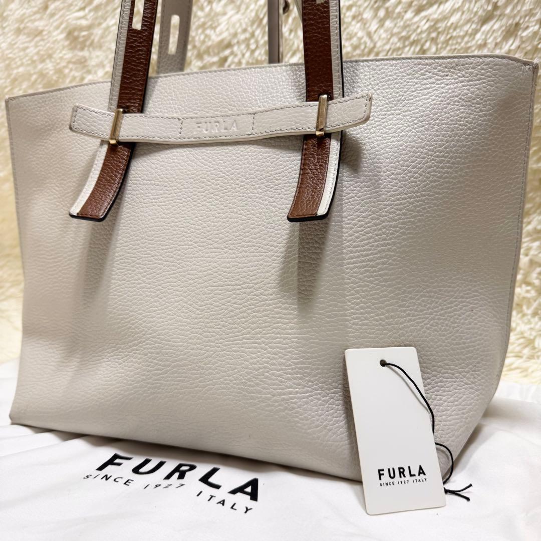 フルラ ジョーヴェ トートーバッグ ビジネス ホワイト シボ革 大容量