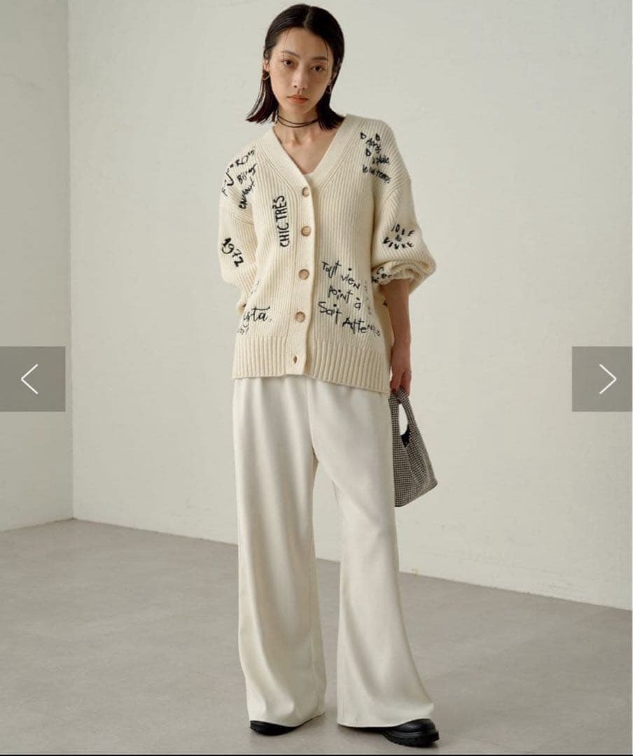 【LOUNGEDRESS】ロゴ刺繍カーディガン LOUNGEDRESS（ラウンジドレス）の「ロゴ刺繍カーディガン（ニット