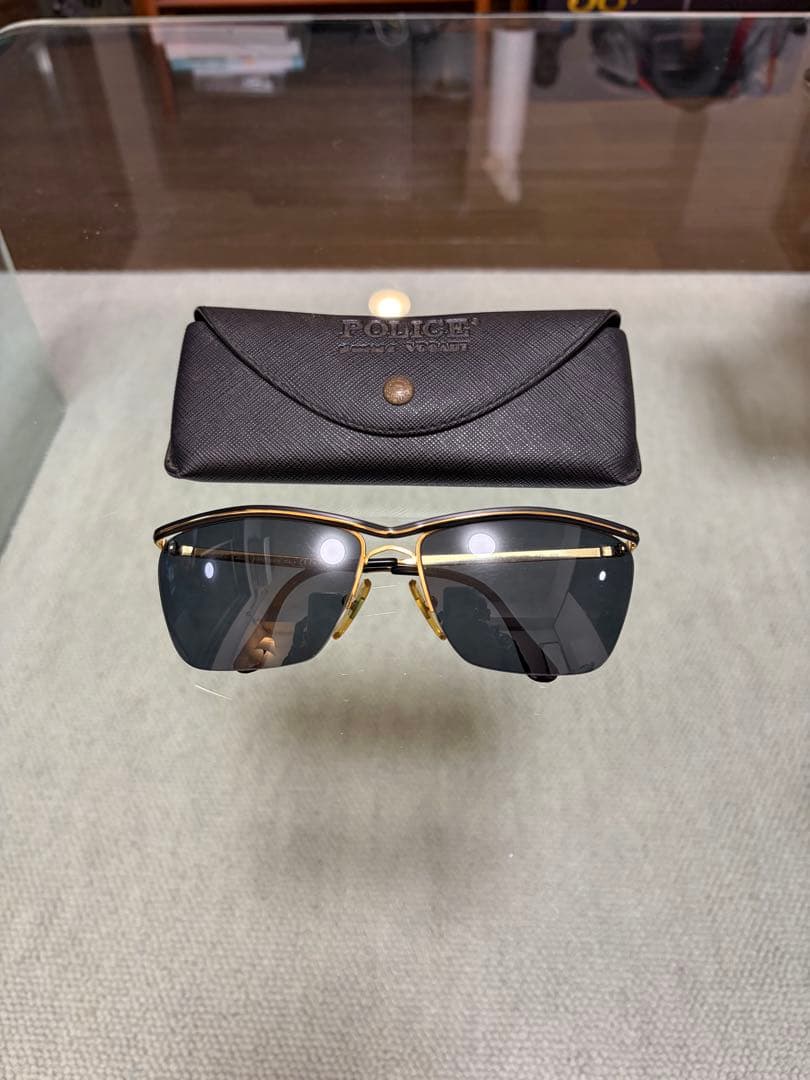 ゴールド/ブラック サングラス ケース付き　POLICE 伊製 POLICE〈ポリス〉が生誕40周年を記念したアニバーサリーイベントを開催