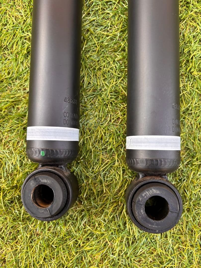 新車外し】 トヨタ ハイエース200系 純正ショックアブソーバー 1台分