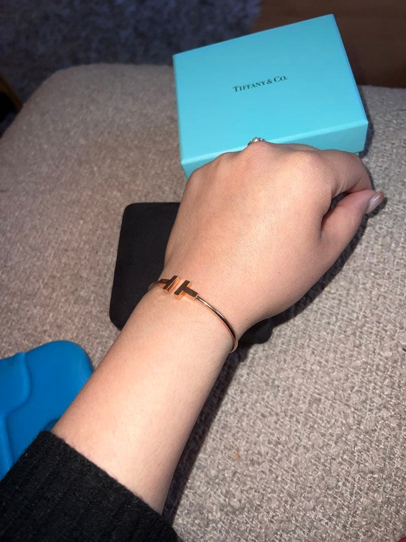 TiffanyティファニーT ワイヤーブレスレット 750 k18 PG - メルカリ