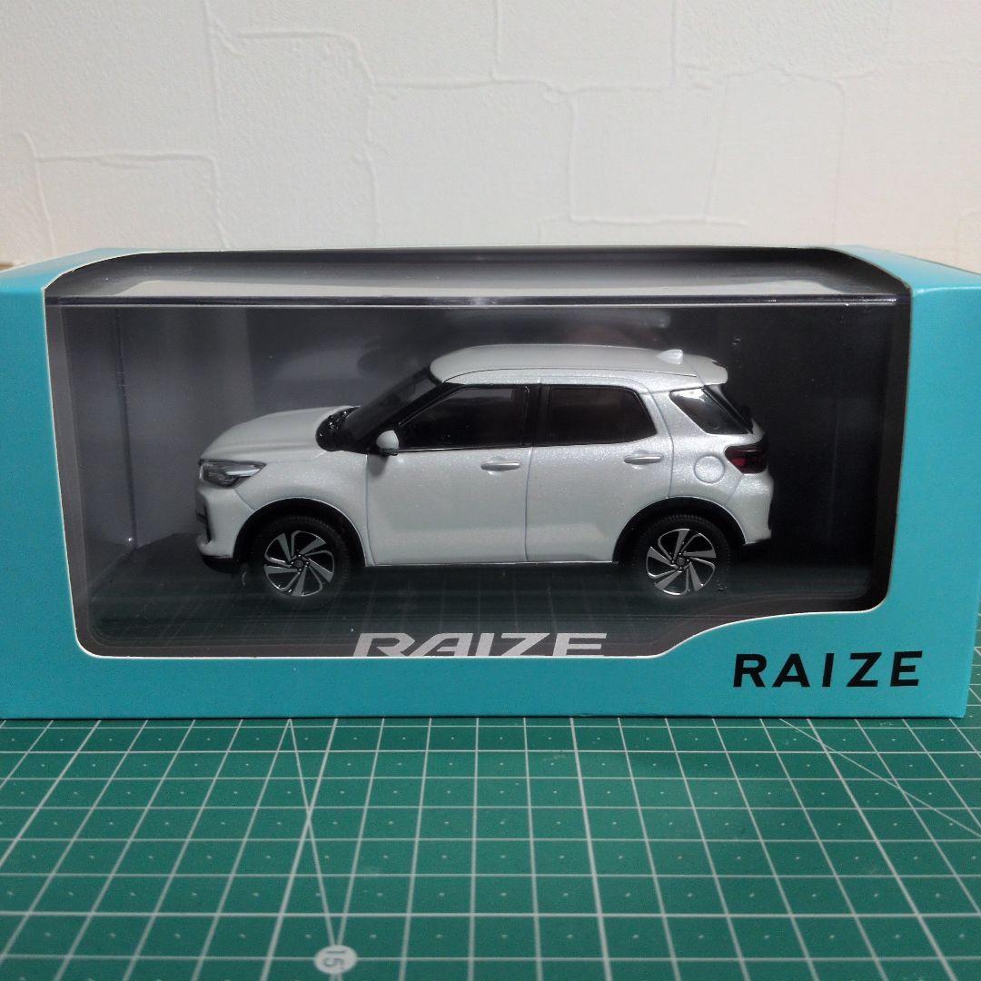 y*u様 非売品ミニカートヨタ　ライズ　RAIZE 　1/30 Amazon | トヨタ 新型ライズ RAIZE 1／30 ダイハツ ロッキー OEM