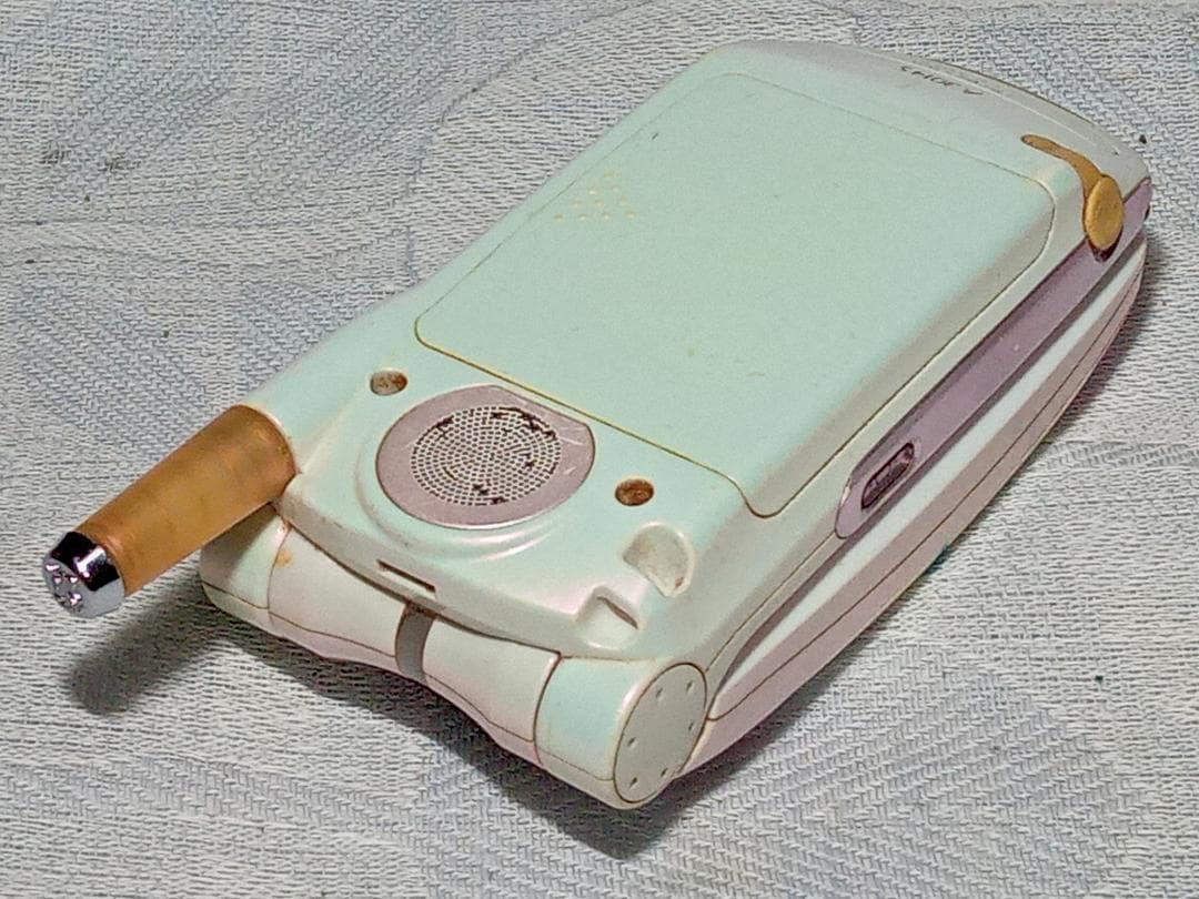 au A3014S ハローキティコラボモデル ガラケー ジャンク品 希少 レア