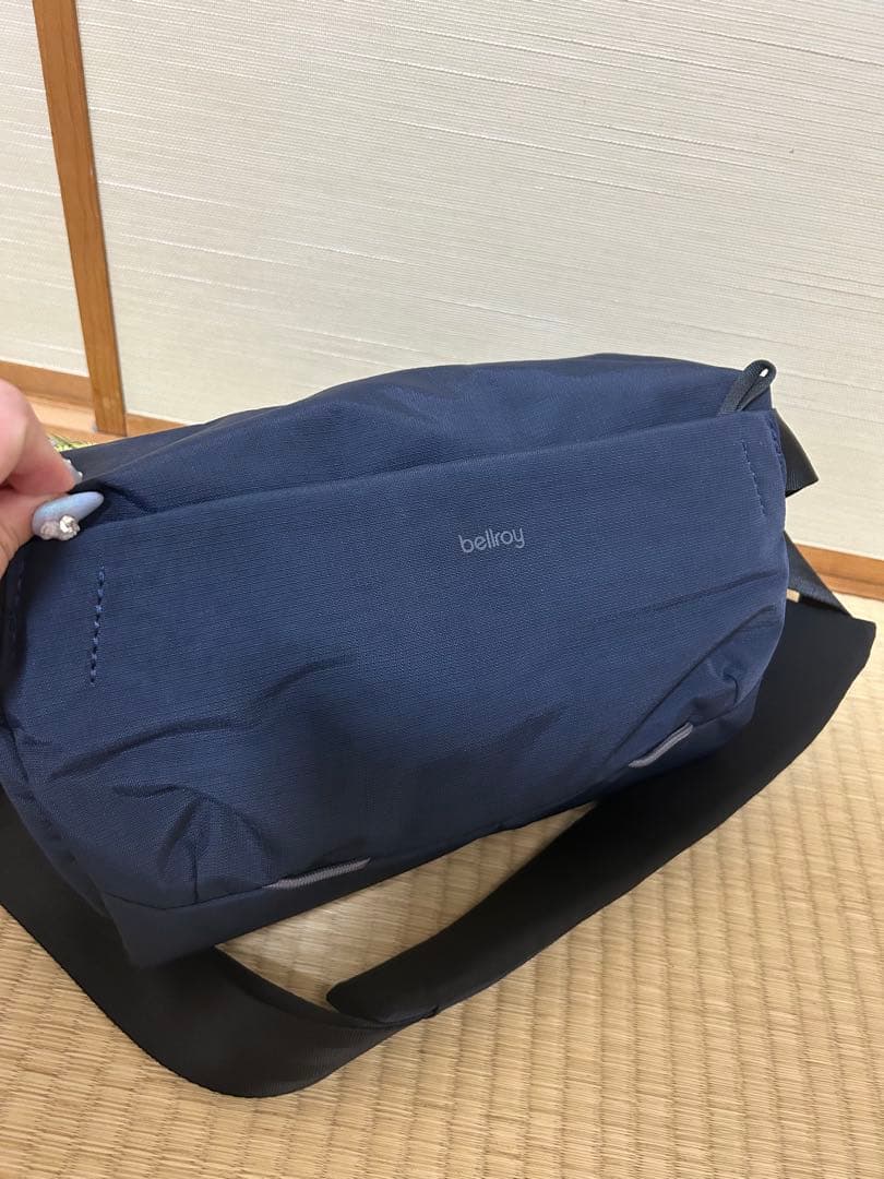 美品 bellroy ベルロイ ボディーバッグ 大きめ ネイビー - メルカリ