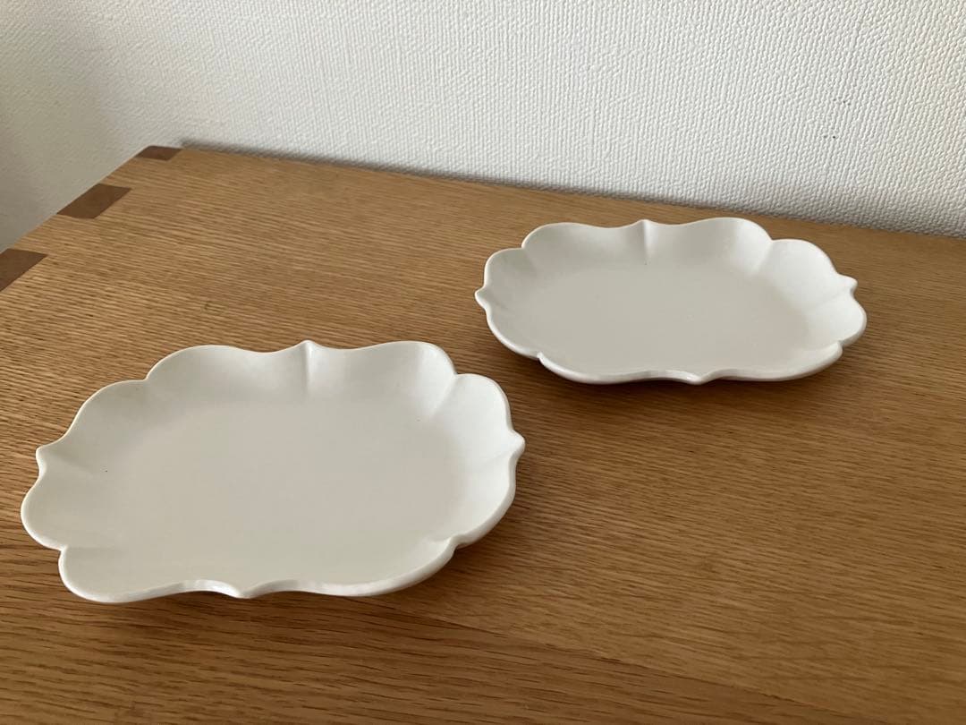 岡田直人さんの輪花プレート 2枚セット - メルカリ