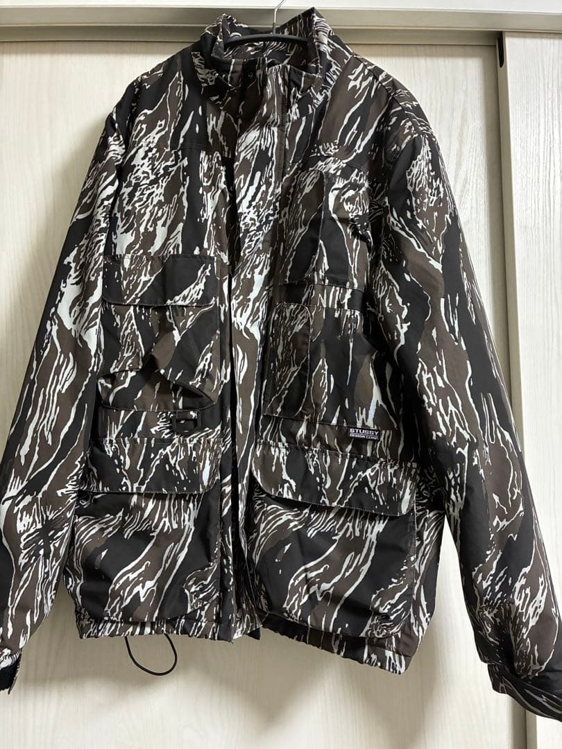 Stussy 迷彩柄 ダウンジャケット Mサイズ - メルカリ