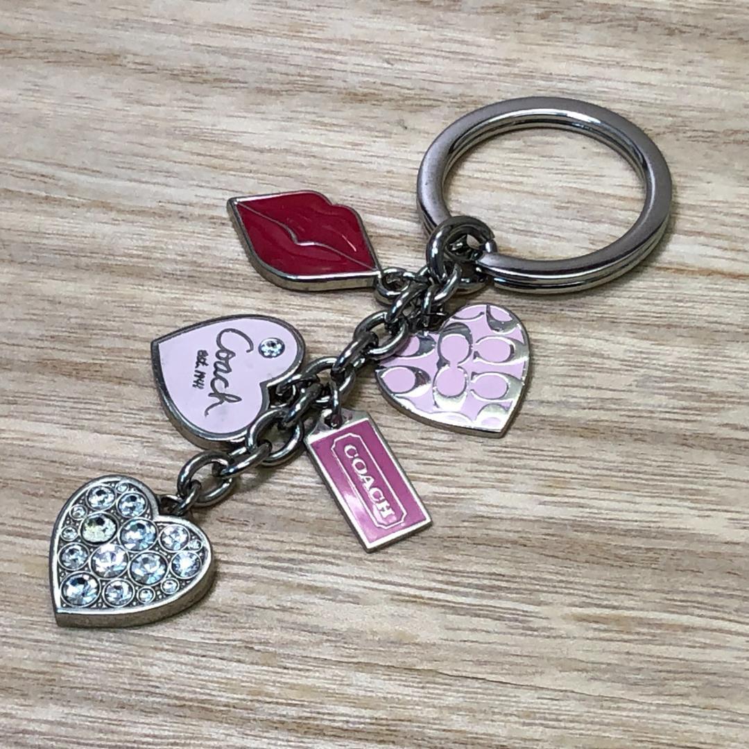 未使用 COACH ハート型 チャーム キーホルダー - メルカリ