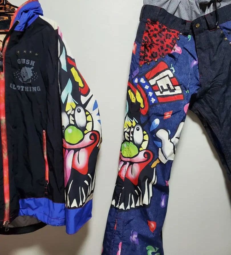 GUSH スノーボードウエア上下 ピエロ柄 - メルカリ