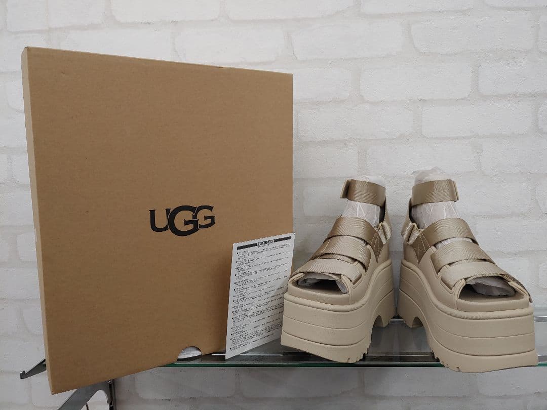 新品　UGG GOLDENRISE 22.0cm サンダル　レディース　厚底