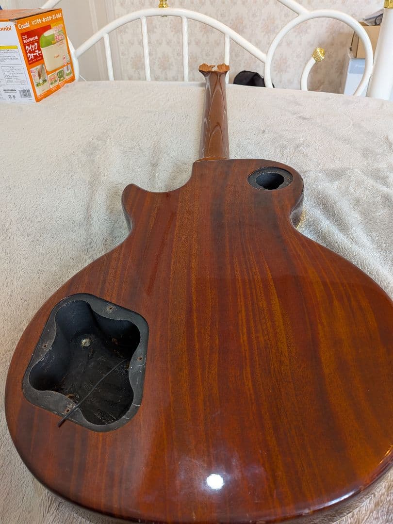 エレキギター ボディ＋ネック ジャンク品 部品取り用（詳細不明