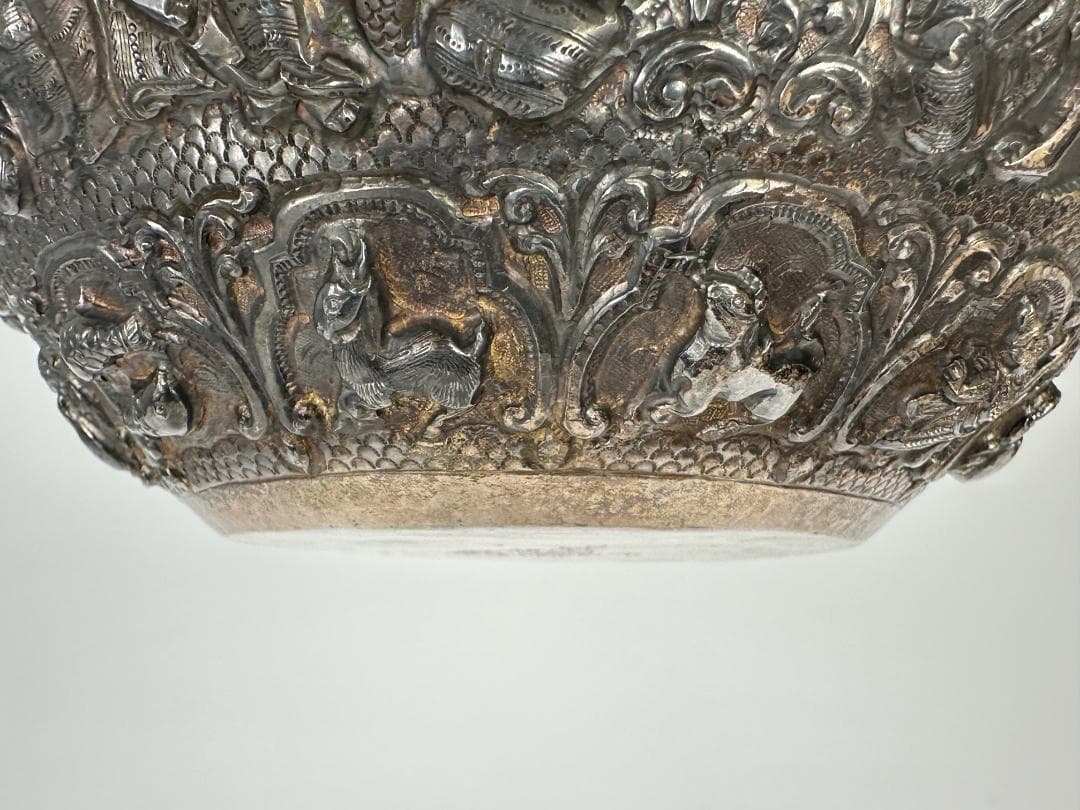 仏教美術 純銀 565g 人物図 鉢 仏具 チベット ネパール 時代