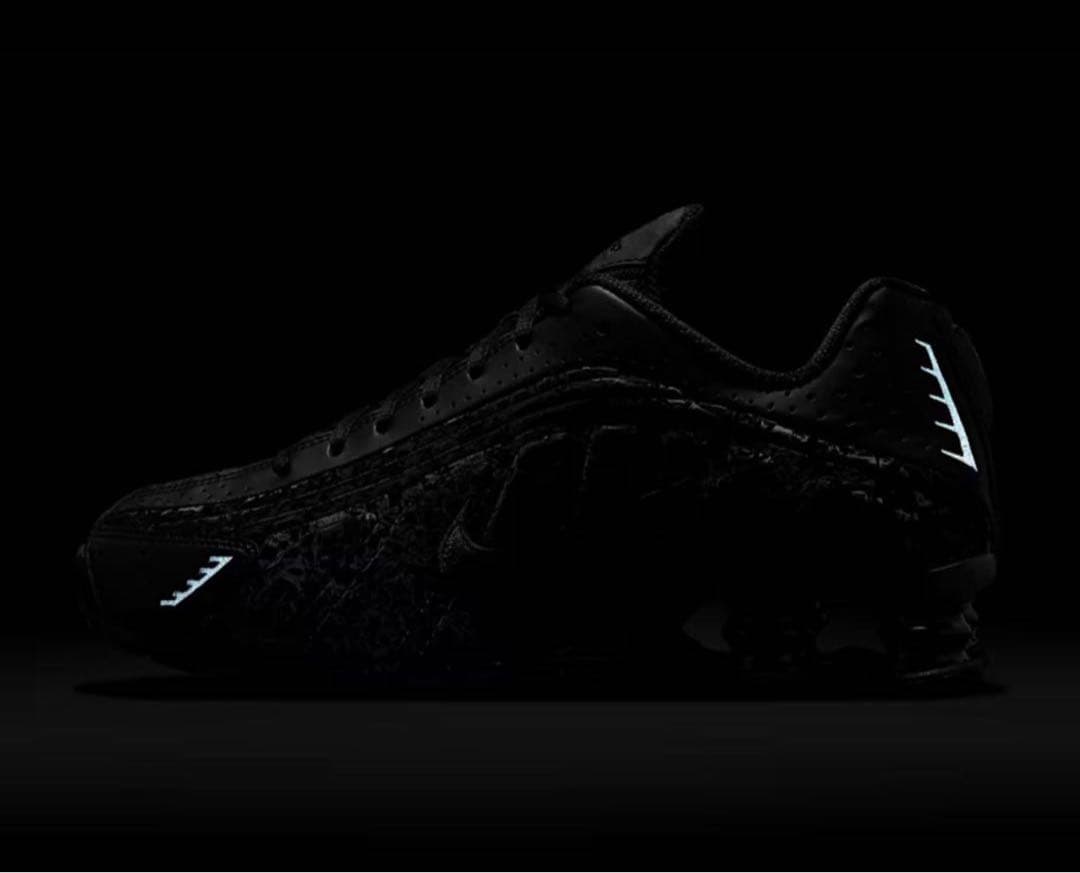 Nike Women's Shox R4 Black Floral ショックス - メルカリ