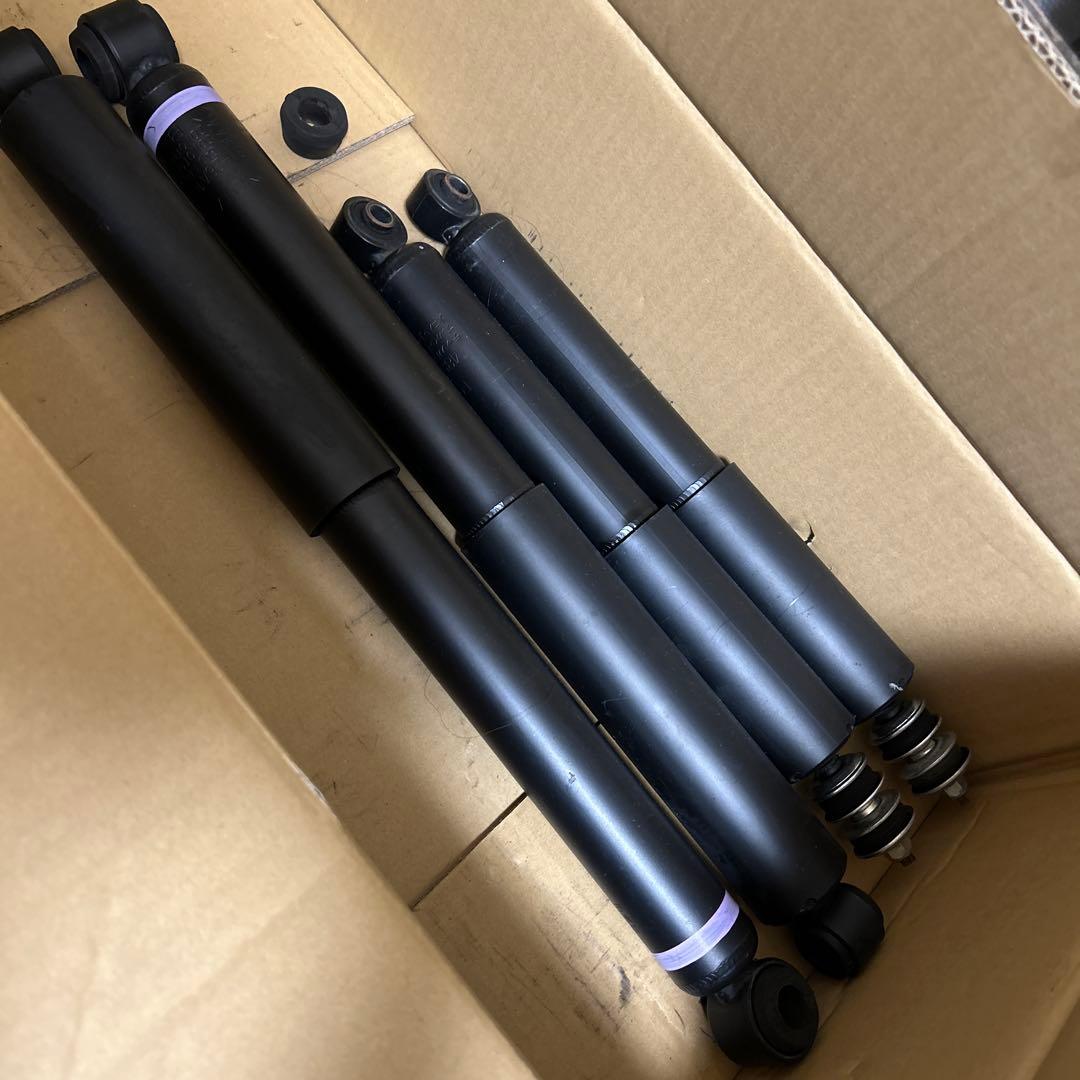 ハイエース200系7型ショックアブソーバー 4本セット 黒 SX4001 ショックアブソーバー 200系ハイエース 4本セット MONROE