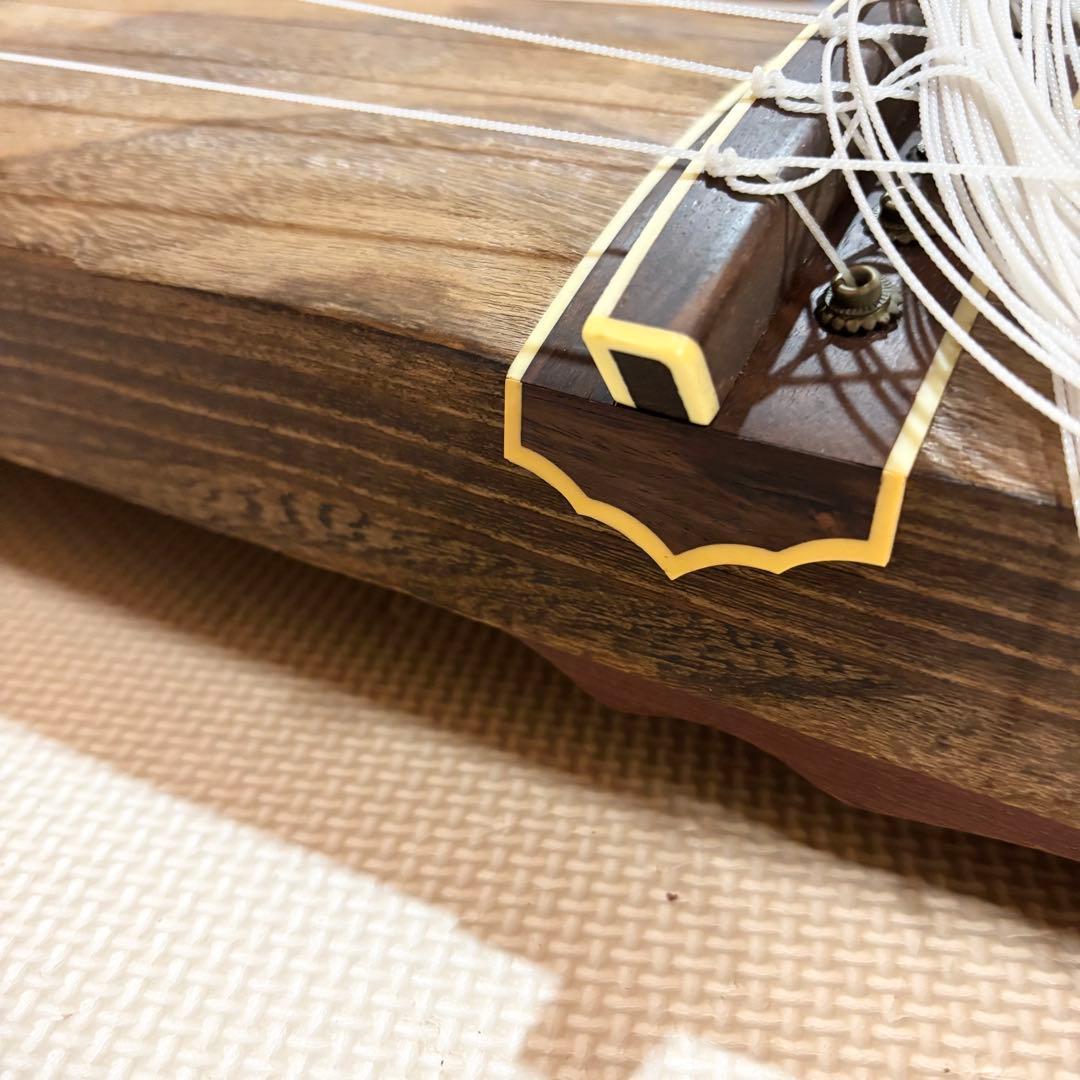 琴 十三弦 金蒔絵 並甲 すだれ彫り 13弦 和楽器 - メルカリ