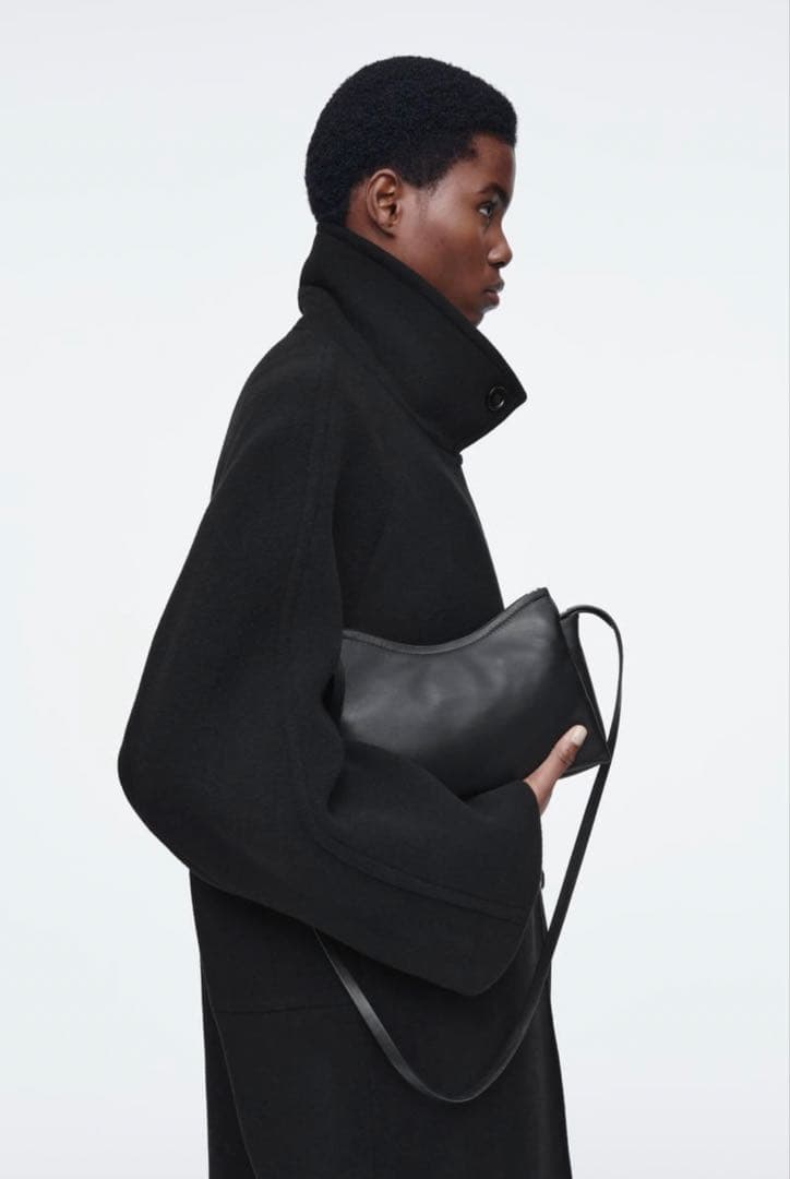 【完売品】COS TOMEミニクロスボディ　レザーブラック TOME MINI CROSSBODY - LEATHER TOMEミニクロスボディ - レザー