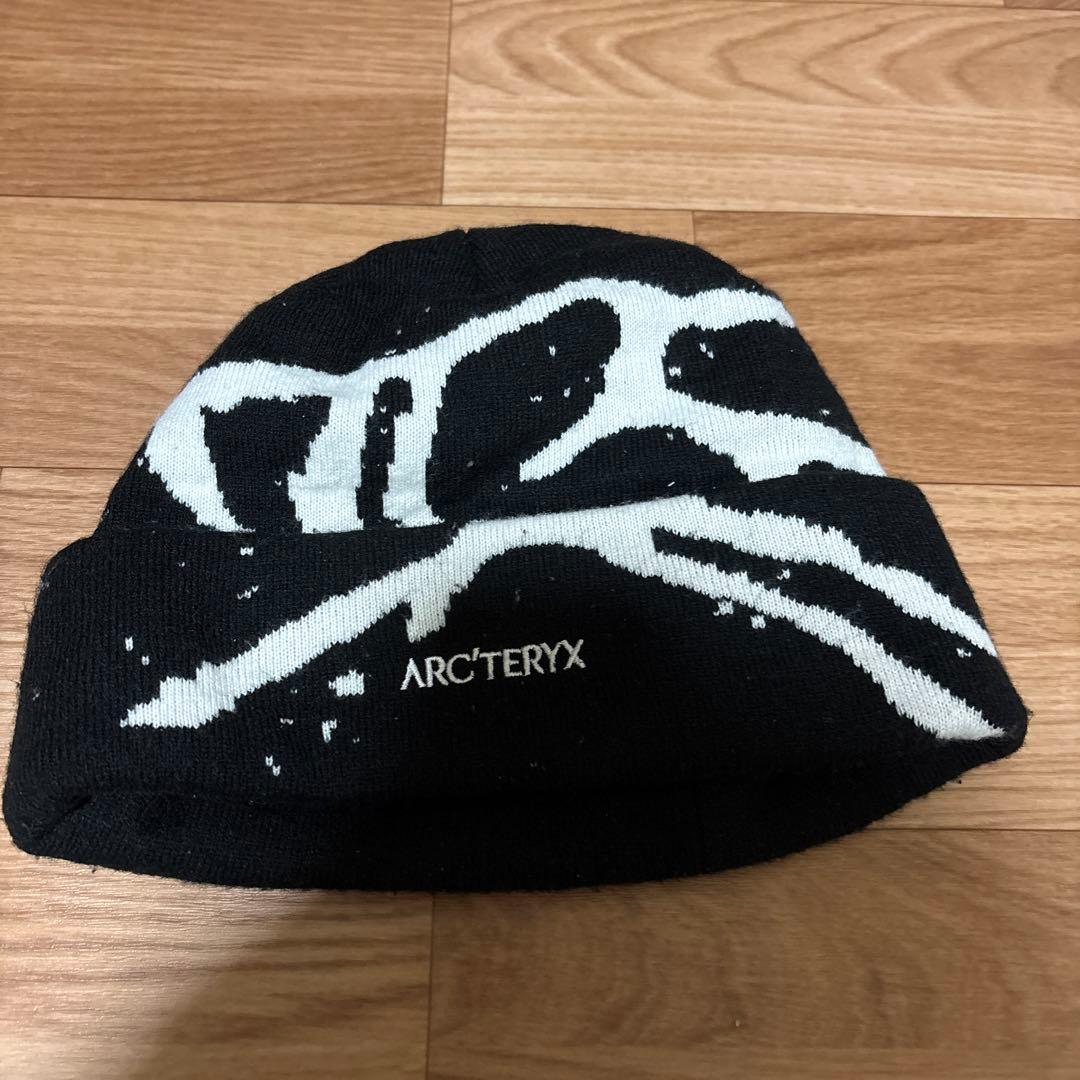 ARC'TERYX ビーニー ブラック／ホワイト - メルカリ
