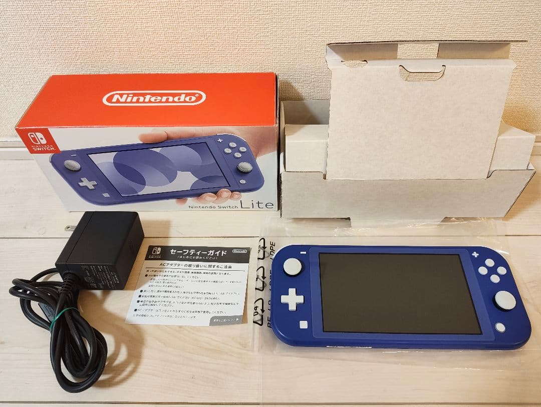 Nintendo Switch Lite（ブルー） 本体および箱、付属品含 Amazon.com: Nintendo Switch Lite - Blue : Video Games