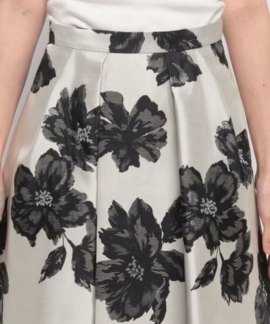 新品未使用タグ付】allureville ラメフラワージャガード スカート