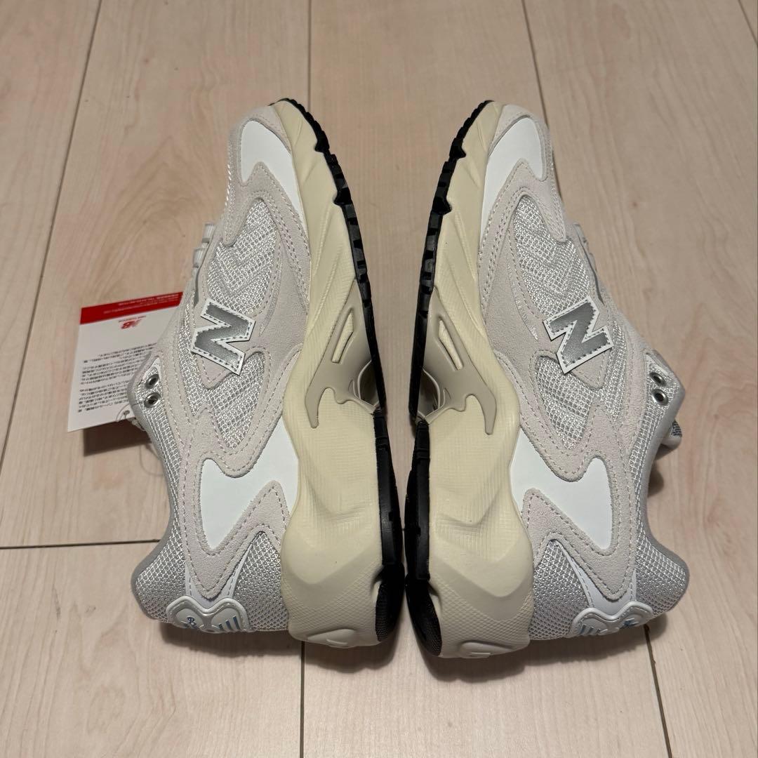 新品未使用品　ニューバランス 725 24.5cm