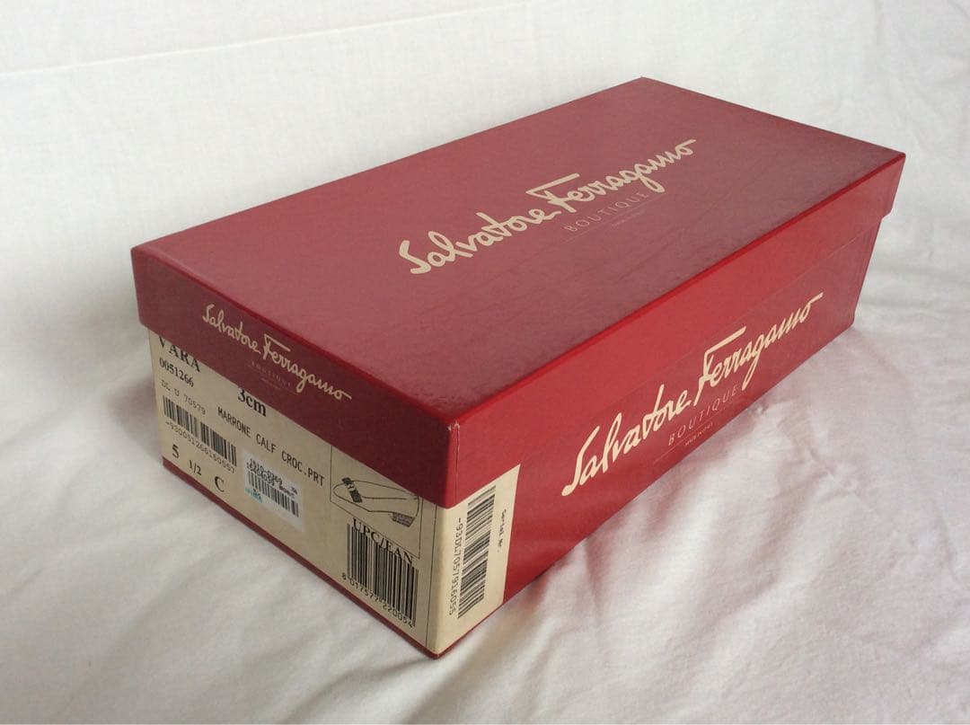 【暑いのでさらにお値下げ、未使用】フェラガモ ヴァラ 23.0cm ブラウン